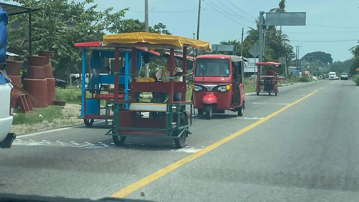 mototaxis y tuc tucs